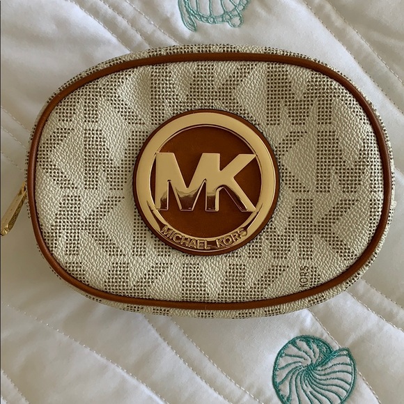 Michael Kors Cosmetic Bag - Picture 2 of 6